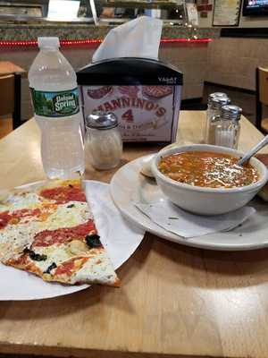 Mannino's 4 Pizzeria & Trattoria