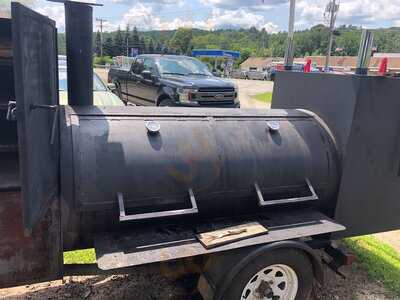 Two Neanderthals Smokin Bbq