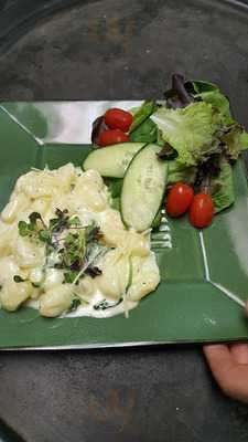 Pasquaney Restaurant And Wild Hare Tavern