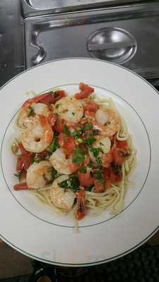 Pasquaney Restaurant And Wild Hare Tavern