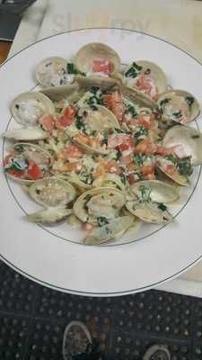 Pasquaney Restaurant And Wild Hare Tavern