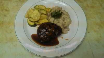 Pasquaney Restaurant And Wild Hare Tavern