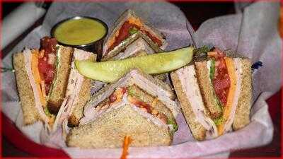 2 Chefs Deli & Bakery