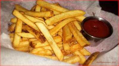 2 Chefs Deli & Bakery