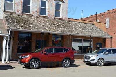 Leamen's Bar And Grill