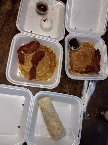 Clyde's Cozy Corner Cafe