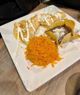 Hola Restaurante & Tequila Bar