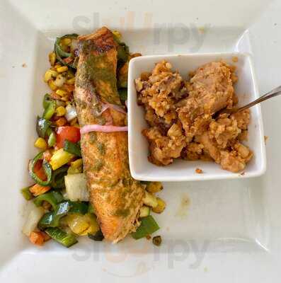 Hola Restaurante & Tequila Bar