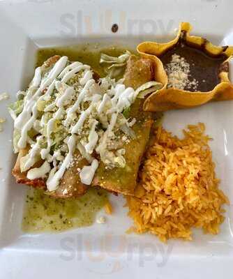 Hola Restaurante & Tequila Bar