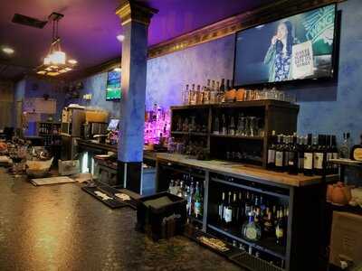 Hola Restaurante & Tequila Bar