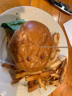 School Street Pub & Grill