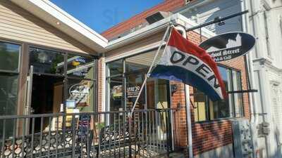 School Street Pub & Grill