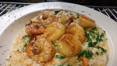 School Street Pub & Grill