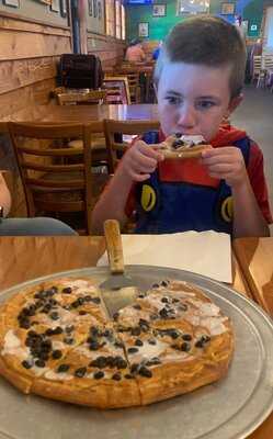 Mama Mea's Pizza And More