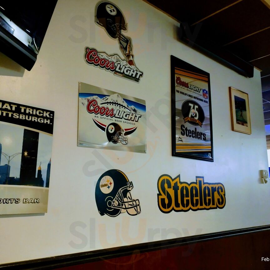 T J Restaurant And Sports Lounge