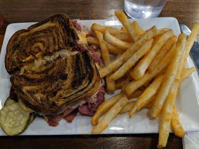 The 4th Jug / Papa Jug's Pizza