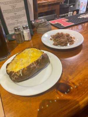 Maclaomainn's Scottish Pub