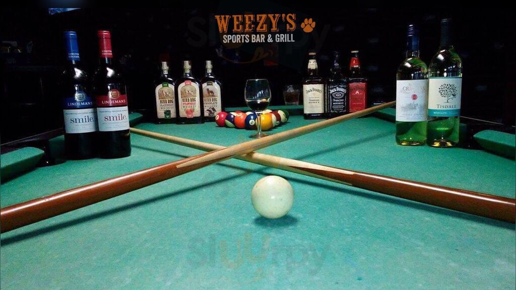 Weezy's Sports Bar & Grill