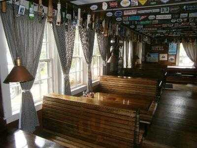 Stonehearth Inn And Tavern