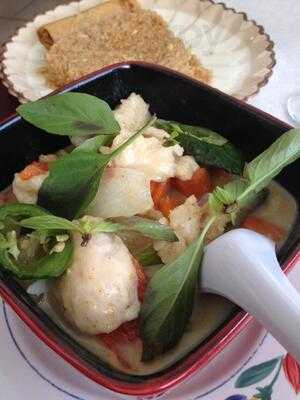 Chen Vuong Thai Asian Restaurant