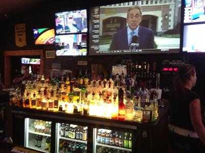 Hooley House Sports Pub & Grille