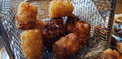 Hooley House Sports Pub & Grille