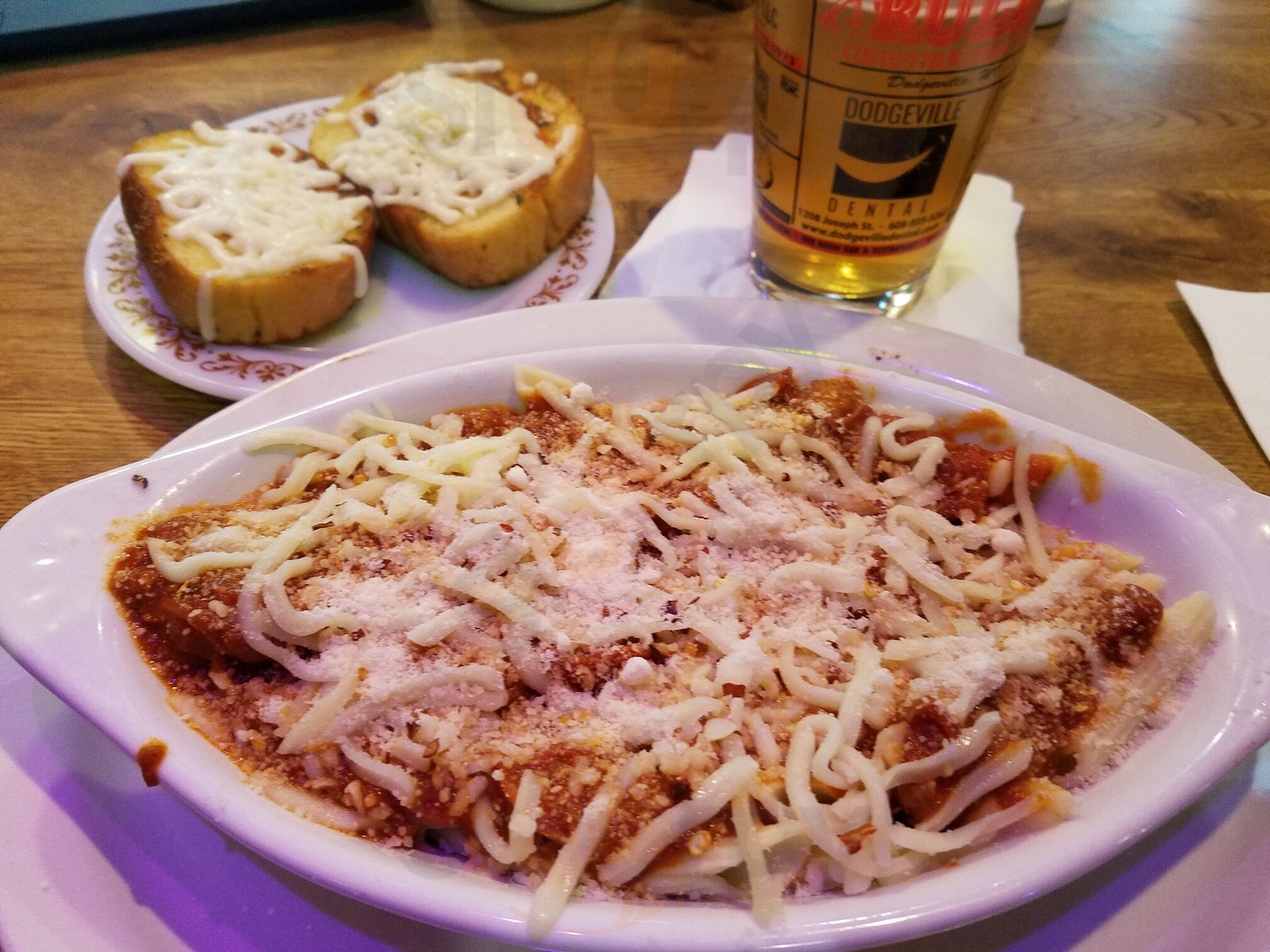 Red Room Bar And Restaurant