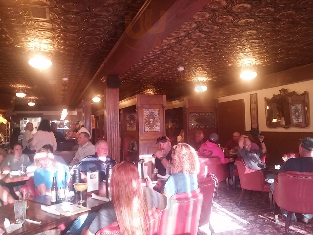 Quincys Steak & Spirits