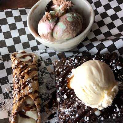 Flying Tomato Bar And Grill