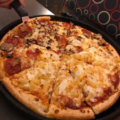 Pizza Hut / Wingstreet