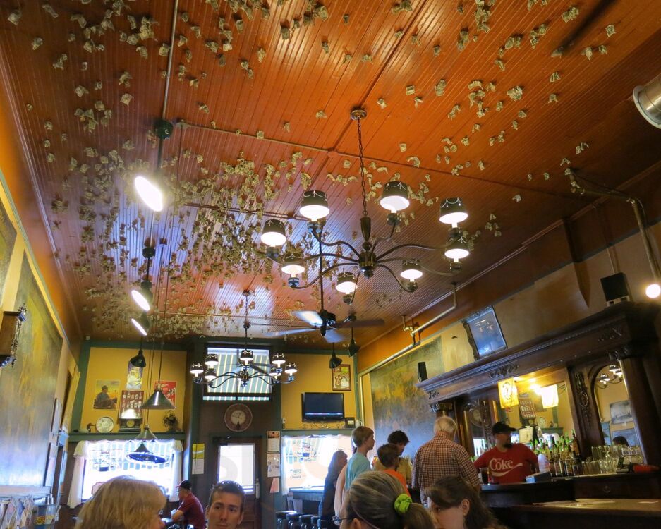 Puempel's Olde Tavern