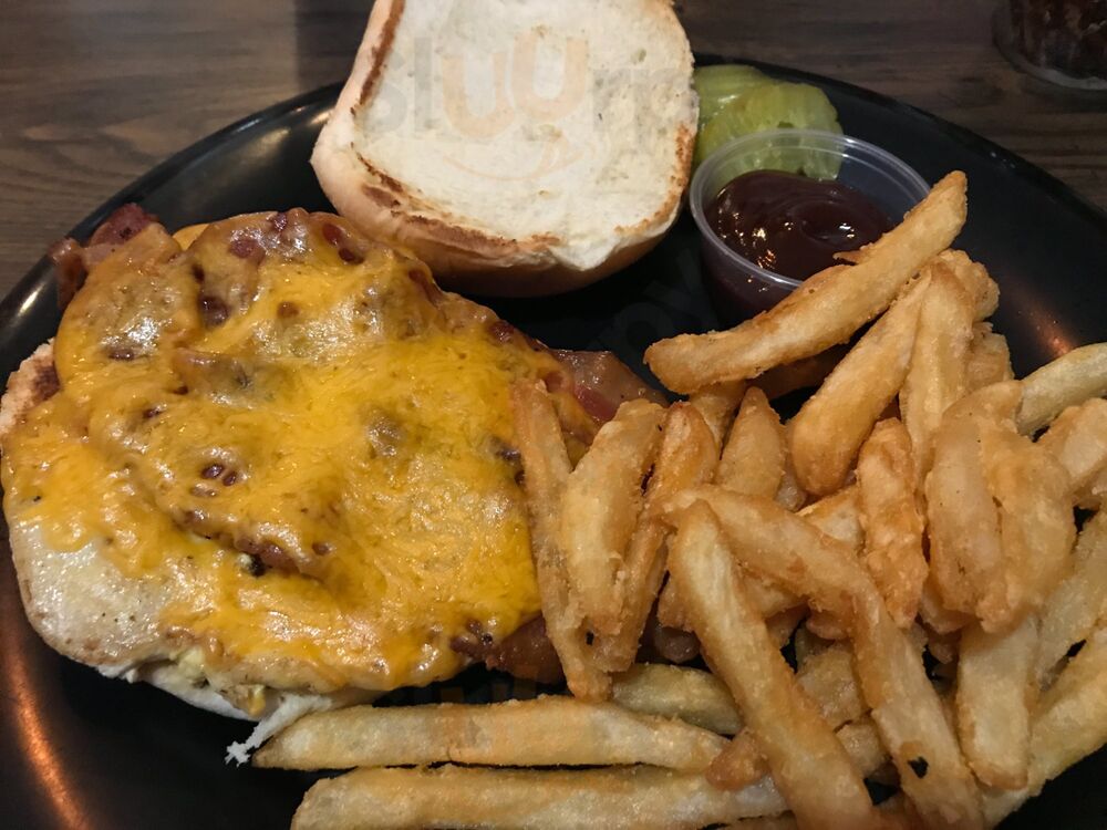 Hering's Lake Ripley Inn