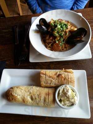 Big Fish Bar And Grille