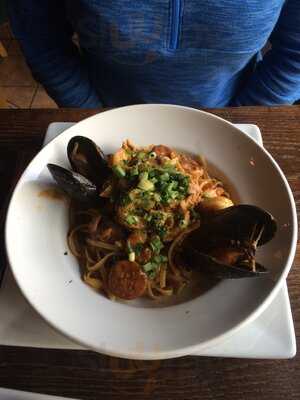 Big Fish Bar And Grille