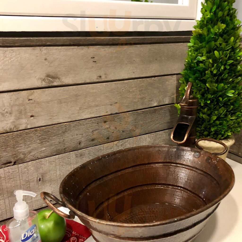 Bayne's Apple Valley Farm