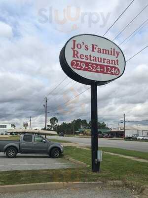 Jo's Family Restuarant