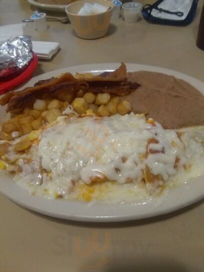 Los Leones Restaurant