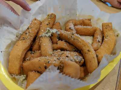 Alamo Pizzeria And Pub