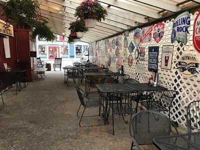 Pattaconk 1850 Bar And Grille