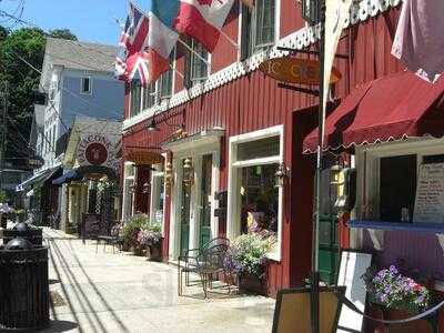 Pattaconk 1850 Bar And Grille