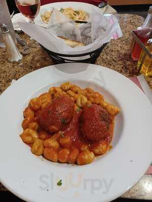 Ella's Mama Mia's Restaurant And Pizzeria