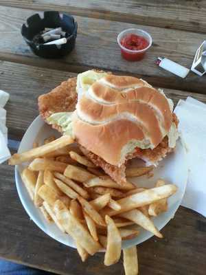 Halo's Bar And Grill