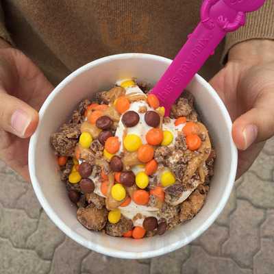Menchie's Forzen Yogurt