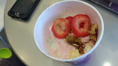 Menchie's Forzen Yogurt