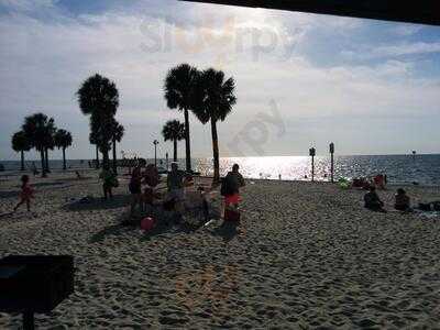 Willy's Tropical Breeze Cafe