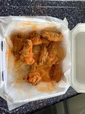 Matolis Pizza & Subs