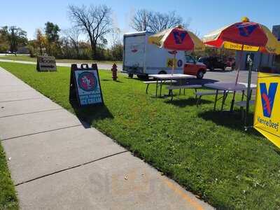 Steve's Deli Dog House Of Evansville