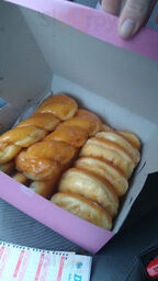 Mom's Donuts And Ice Cream