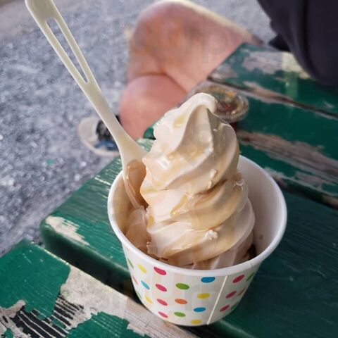 Village Creeme Stand