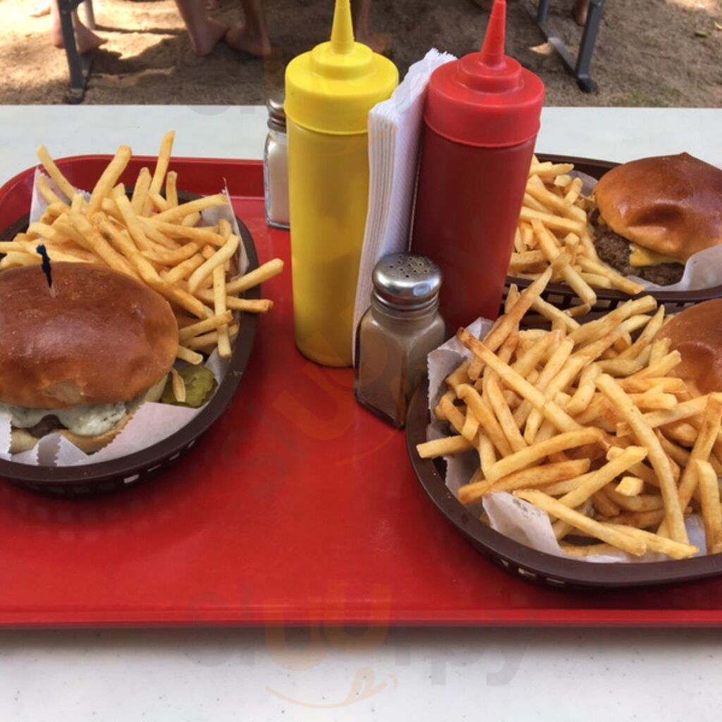 Maple Beach Resort And Grill